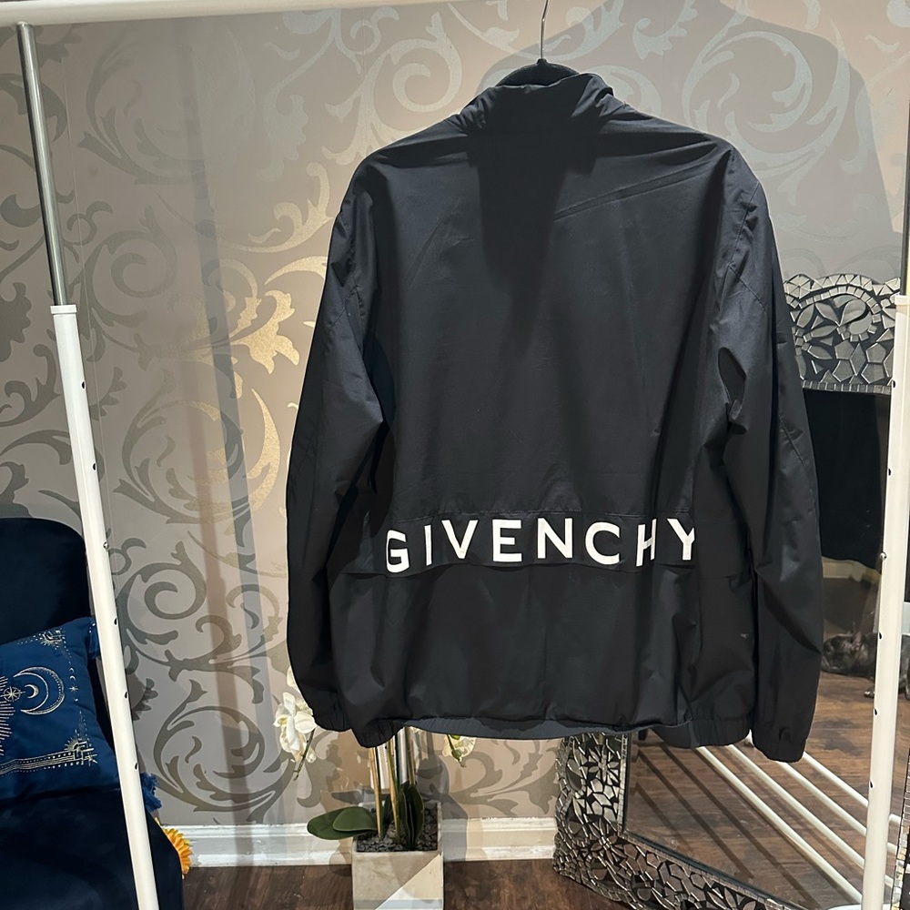 Nice jacket - Picture 2 of 2